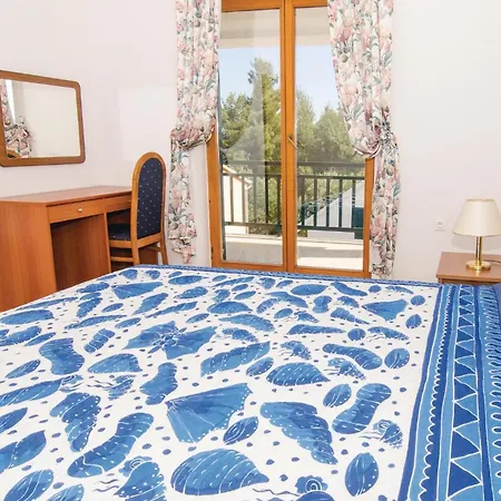 Awesome Apartment In Orebic With Sauna