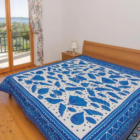 2 Bedroom Gorgeous In Orebić