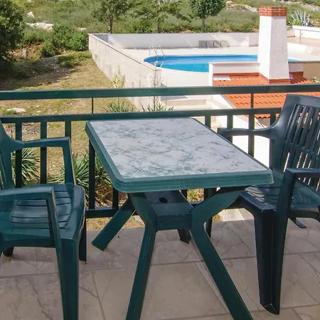 2 Bedroom Gorgeous In Orebić