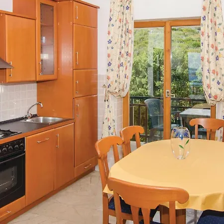 公寓 2 Bedroom Gorgeous In 奥瑞比克