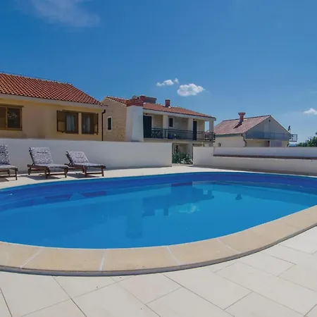 Awesome Apartment In Orebic With Sauna Apartment *