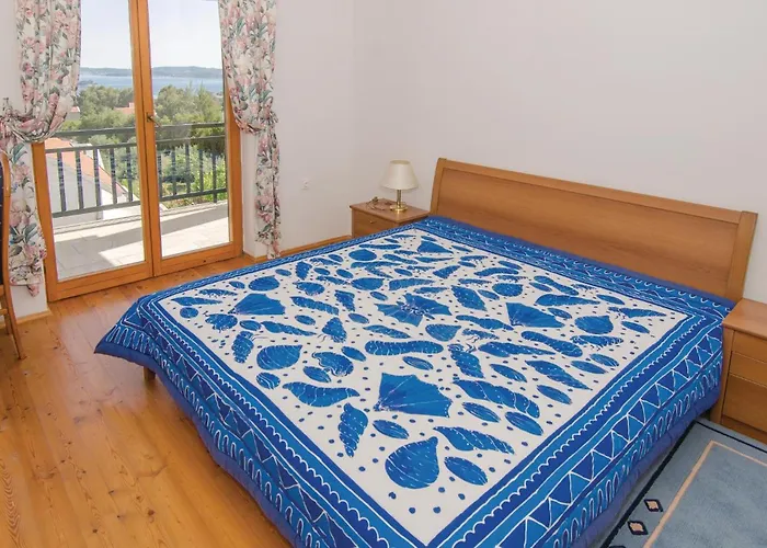 2 Bedroom Gorgeous In Orebić