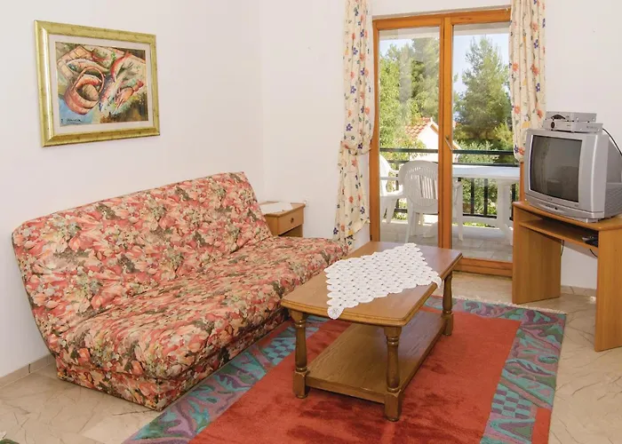 2 Bedroom Gorgeous In Orebić