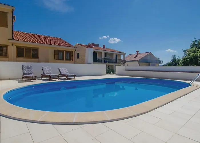 2 Bedroom Gorgeous In Apartman *